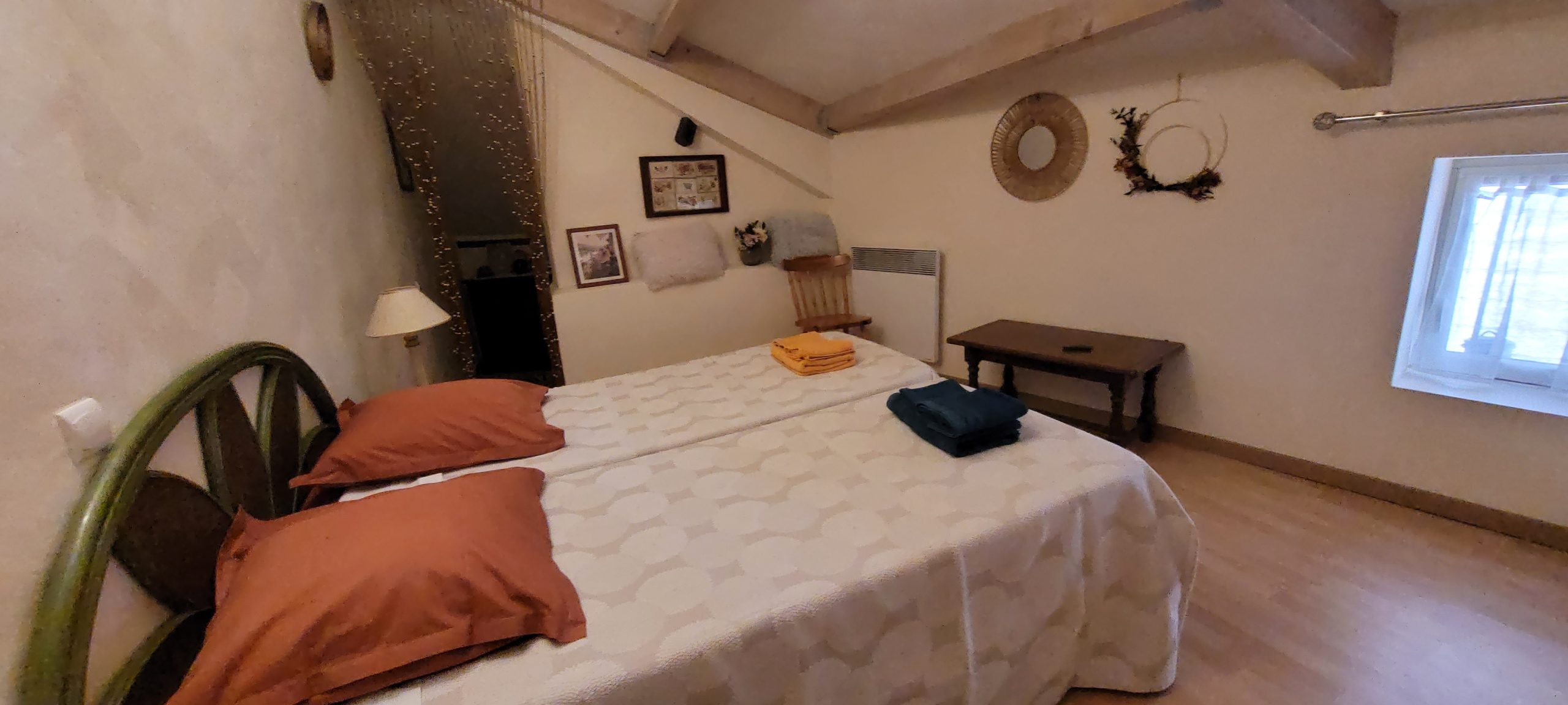 Chambre 2 — 2 lits 80×200